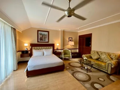 Central Hotel & Residences Swimming Pool – Photos 2